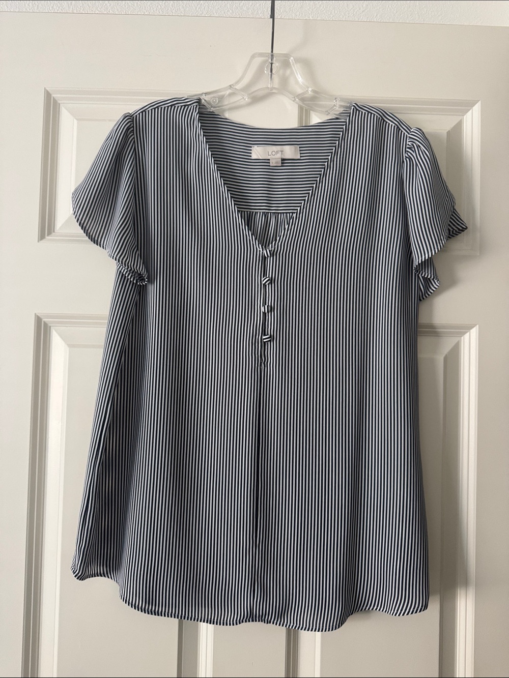 Loft Striped V-Neck Flutter Sleeve Top - Black & White size M - Picture 3 of 10